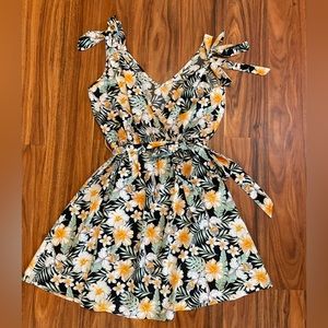 Floral mini v neck dress with bowtie shoulder straps